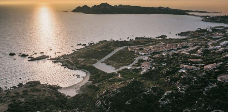 Rinkitės viešbutį MANGIA'S SANTA TERESA kelionei į Italija