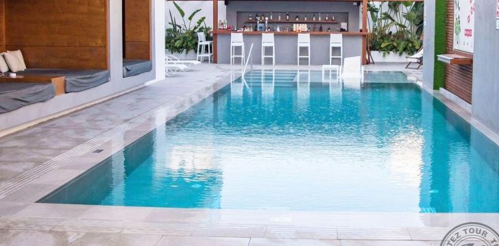 Apsistokite MANOUSOS CITY HOTEL viešbutyje už gerą kainą. 