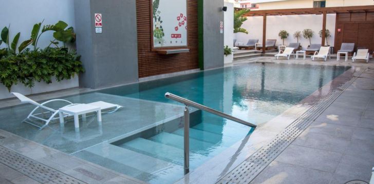 MANOUSOS CITY HOTEL - klientų vertinamas, kaip geras kainos ir kokybės santykis. 