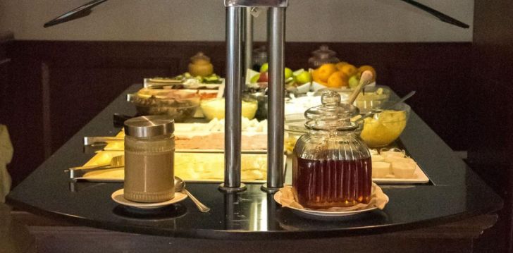 Rinkitės viešbutį MANOUSOS CITY HOTEL kelionei į Graikija