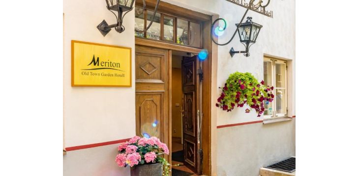 Nepraleisk progos pailsėti už gerą kainą - viešbutyje MERITON OLD TOWN GARDEN HOTEL