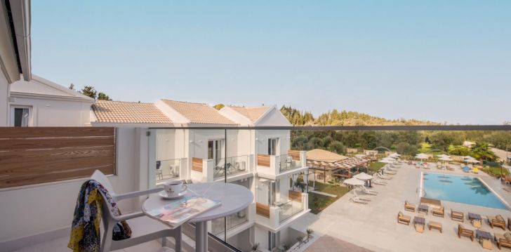 Viešbutis EKATI MARE LIFESTYLE RESORT įsikūręs Graikija.