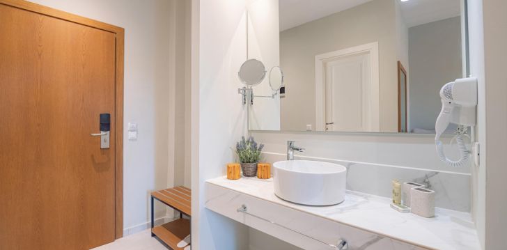 Atostogos Graikija – apsistokite viešbutyje EKATI MARE LIFESTYLE RESORT
