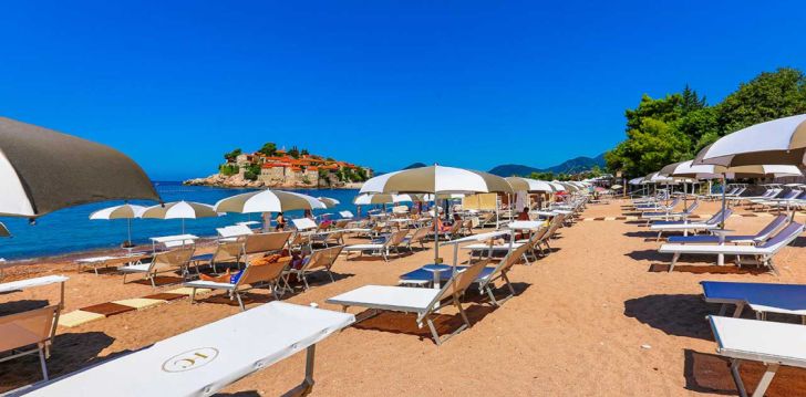 Apsistokite CALIFORNIA (ADULTS ONLY) viešbutyje už gerą kainą. 