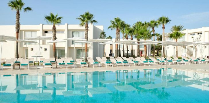 Apsistokite IBEROSTAR WAVES CALA DOMINGOS viešbutyje už gerą kainą. 