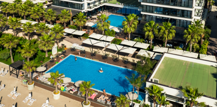 Apsistokite BRILLIANT HOTEL & SPA viešbutyje už gerą kainą.