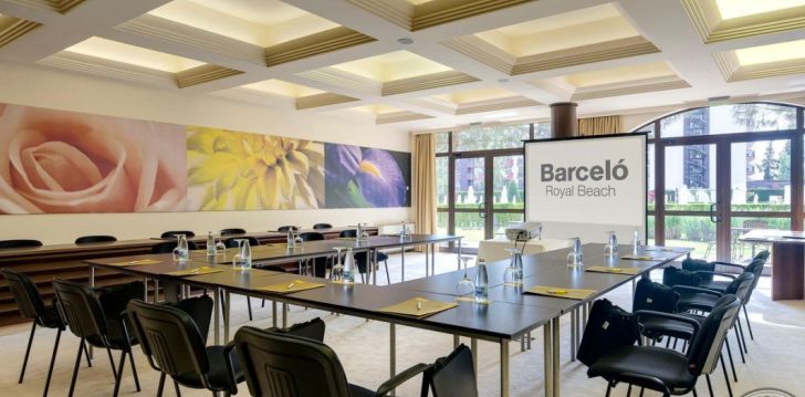 Apsistokite BARCELO ROYAL BEACH viešbutyje už gerą kainą. 