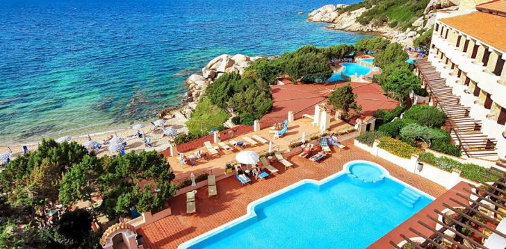 Viešbutis GRAND HOTEL SMERALDO BEACH įsikūręs Italija.