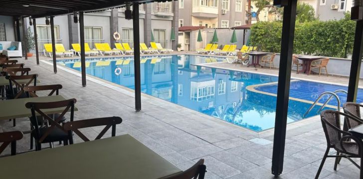Apsistokite GRAND NAR HOTEL viešbutyje už gerą kainą.