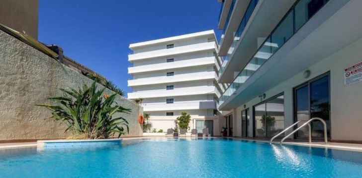 Tavęs laukia poilsis Graikija įsikūrusiame MANOUSOS CITY HOTEL