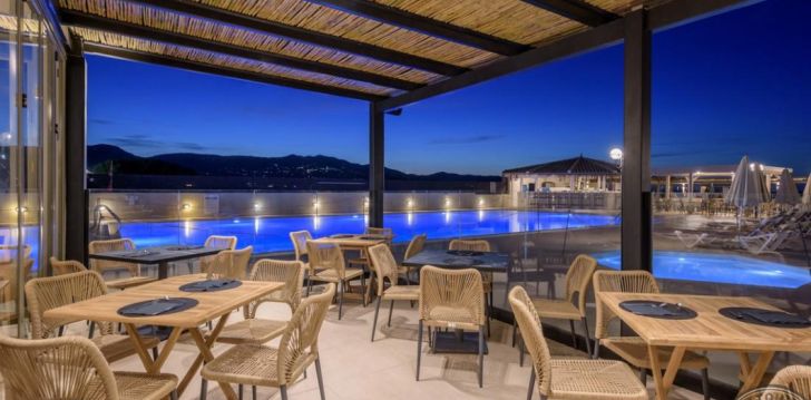 Tavęs laukia poilsis Graikija įsikūrusiame ZEUS HOTELS NEPTUNO BEACH