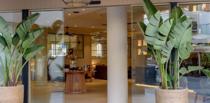 Planuoji kelionę į Graikija? apsistokite 4 viešbutyje ZEUS HOTELS NEPTUNO BEACH.