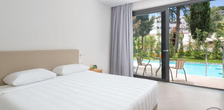 Viešbutis LINDOS ROYAL RESORT įsikūręs Graikija. 