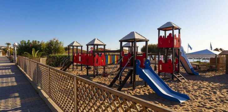 Rinkitės viešbutį BLUE SEA BEACH RESORT kelionei į Graikija