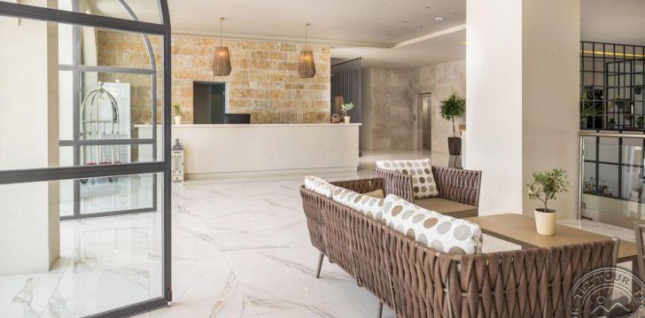 Planuoji kelionę į Graikija? apsistokite 4 viešbutyje GOLDEN MARE BARBATI HOTEL. 
