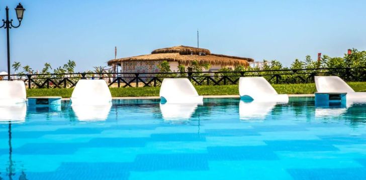 Patogus viešbutis jūsų kelionei – 2* OASIS BEACH CLUB