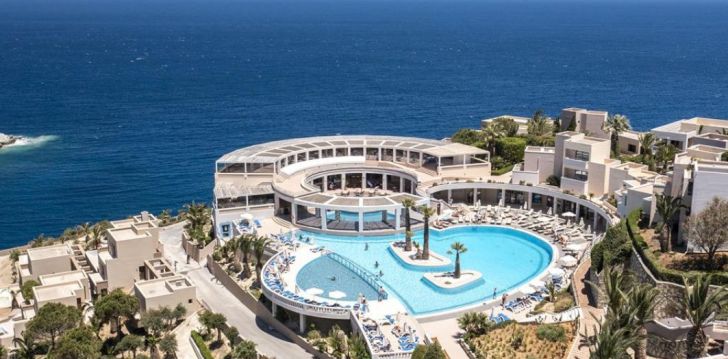 Nepraleisk progos pailsėti už gerą kainą - viešbutyje ATHINA PALACE RESORT & SPA