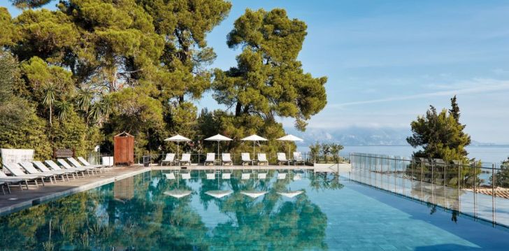 Apsistokite KONTOKALI BAY RESORT & SPA viešbutyje už gerą kainą.