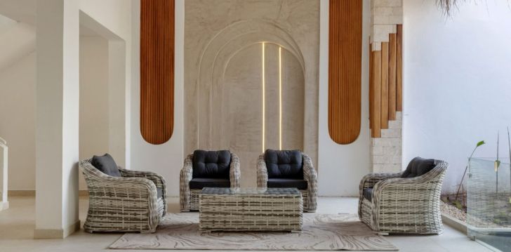 Viešbutis BAMBURI BEACH HOTEL įsikūręs Kenija.