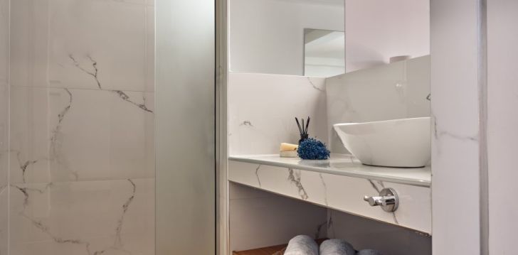 Atostogos Graikija – apsistokite viešbutyje CAVO ORIENT BEACH HOTEL & SUITES