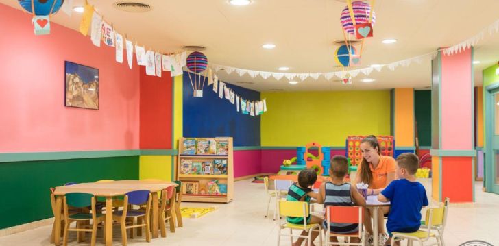 Planuoji kelionę į Ispanija? apsistokite 4 viešbutyje H TOP ROYAL STAR LLORET.