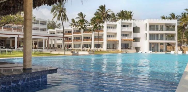 Viešbutis BAMBURI BEACH HOTEL įsikūręs Kenija.