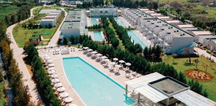 Planuoji kelionę į Graikija? apsistokite 5 viešbutyje SANDY VILLAS RESORT.