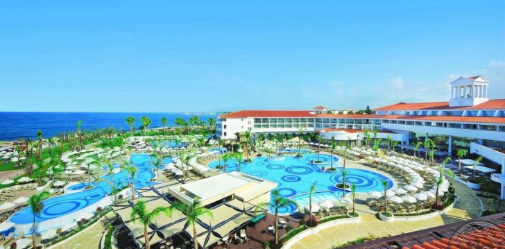 Apsistokite OLYMPIC LAGOON RESORT PAPHOS viešbutyje už gerą kainą. 