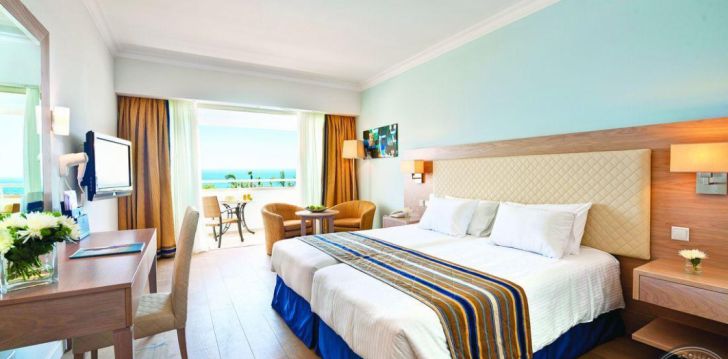 Apsistokite OLYMPIC LAGOON RESORT PAPHOS viešbutyje už gerą kainą.