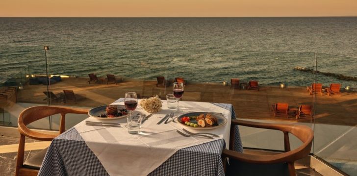 Viešbutis CAVO ORIENT BEACH HOTEL & SUITES įsikūręs Graikija.