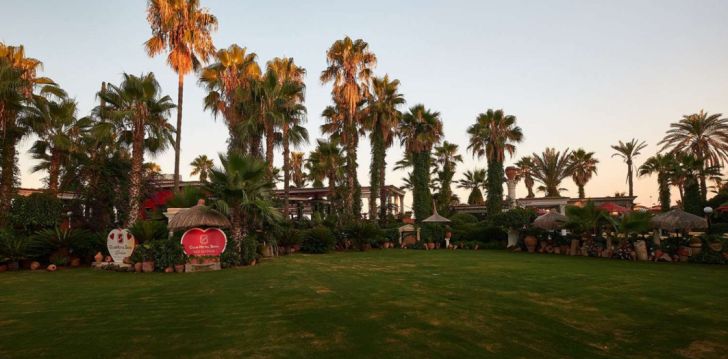 Atostogos Turkija – apsistokite viešbutyje CLUB HOTEL SERA