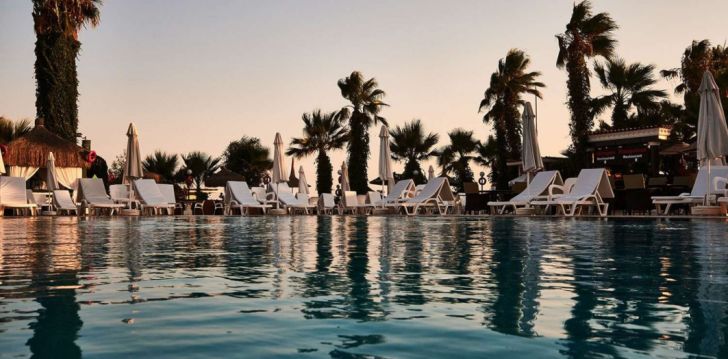 Jaukus viešbutis CLUB HOTEL SERA, jūsų atostogoms