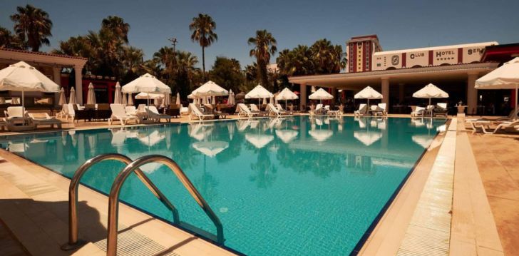Tavo atostogos prasideda viešbutyje CLUB HOTEL SERA