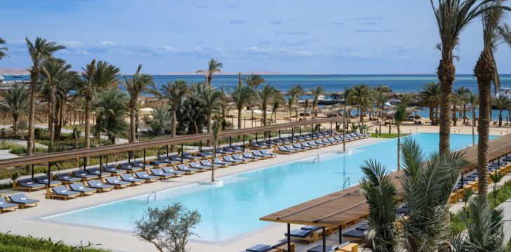 Apsistokite SERRY BEACH RESORT viešbutyje už gerą kainą.