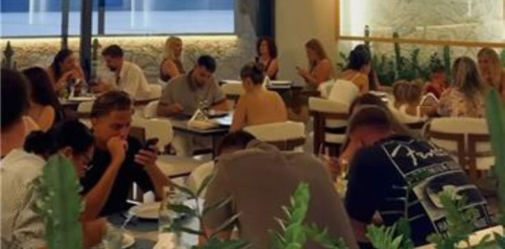 Planuoji kelionę į Albanija? apsistokite 4 viešbutyje CORAL BOUTIQUE HOTEL. 