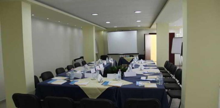 Apsistokite VIVAS HOTEL viešbutyje už gerą kainą.