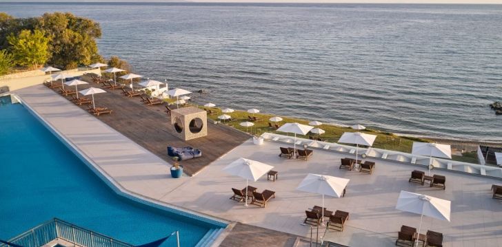Viešbutis CAVO ORIENT BEACH HOTEL & SUITES įsikūręs Graikija. 