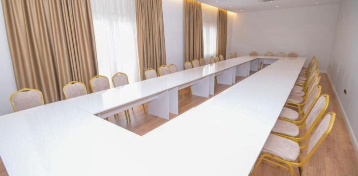 Tavęs laukia poilsis Albanija įsikūrusiame AMFORA HOTEL & SPA