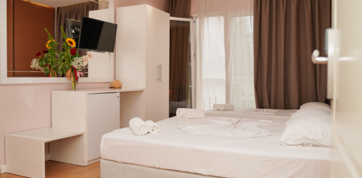 Viešbutis HOTEL EDART įsikūręs Albanija.