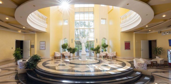 Apsistokite ROME PALACE DELUXE AH viešbutyje už gerą kainą.