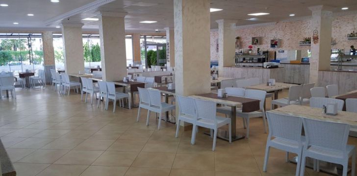 Viešbutis HOTEL RIVA įsikūręs Bulgarija. 