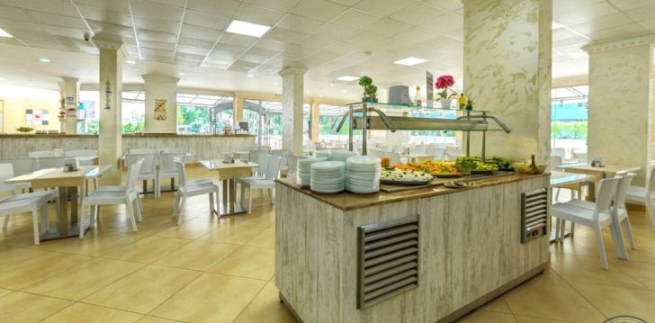Tavo atostogos prasideda viešbutyje HOTEL RIVA