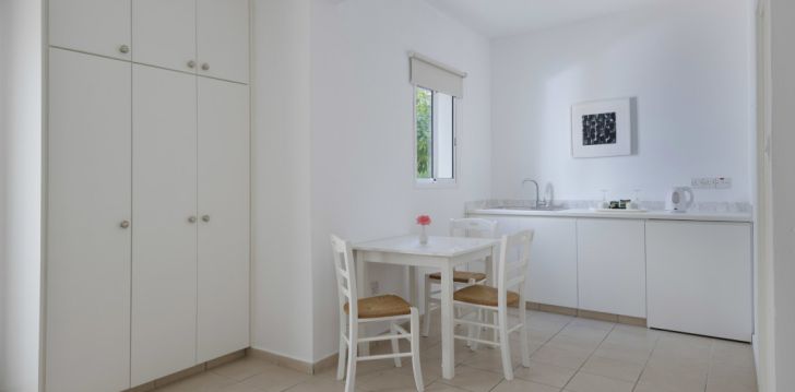 Planuoji kelionę į Kipras? apsistokite 4 viešbutyje AKTI BEACH HOTEL & VILLAGE RESORT. 