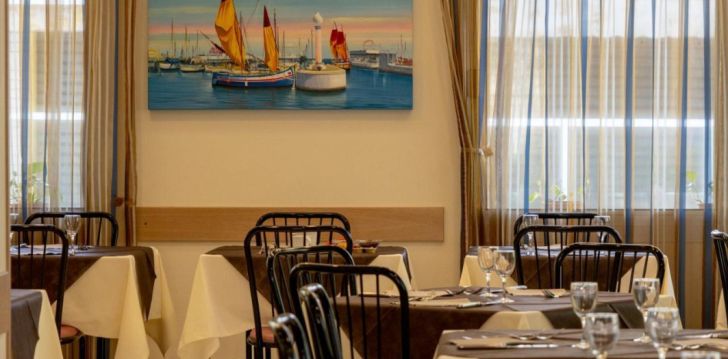 Rinkitės viešbutį HOTEL ADIGRAT kelionei į Italija