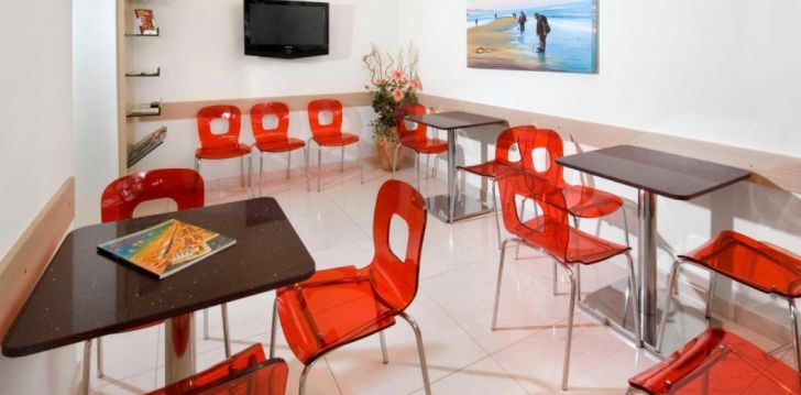 Rinkitės viešbutį HOTEL ADIGRAT kelionei į Italija