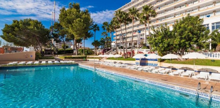 Apsistokite GLOBALES HONOLULU viešbutyje už gerą kainą. 