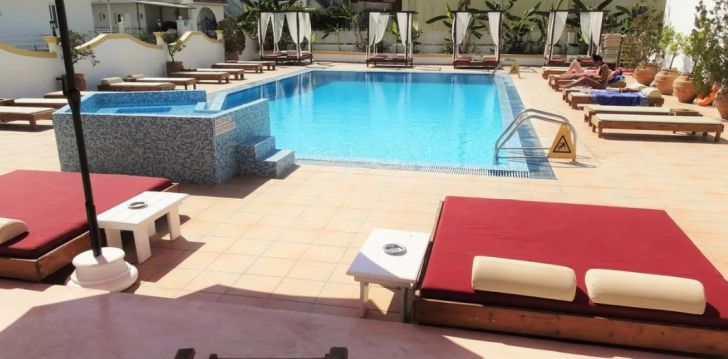 Apsistokite OASIS BEACH CLUB viešbutyje už gerą kainą. 