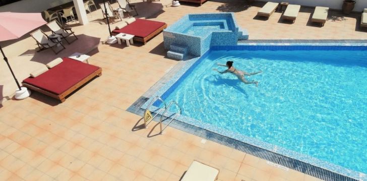 Atostogos Graikija – apsistokite viešbutyje OASIS BEACH CLUB