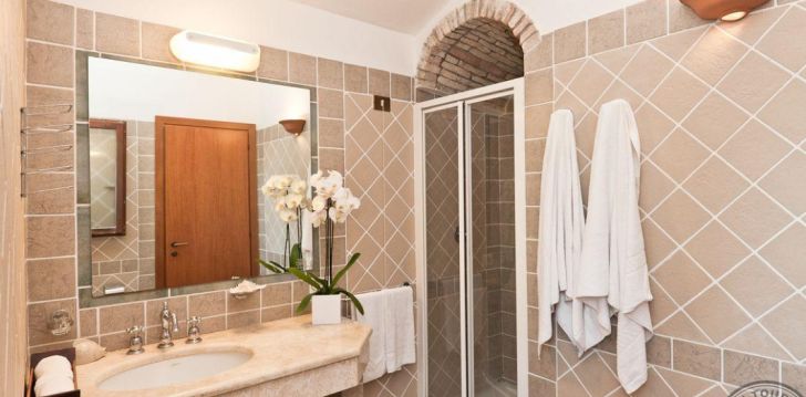 Planuoji kelionę į Italija? apsistokite 3 viešbutyje BAIA DELLE PALME. 