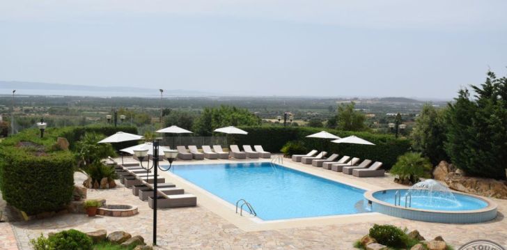 Viešbutis LU' HOTEL PORTO PINO įsikūręs Italija. 